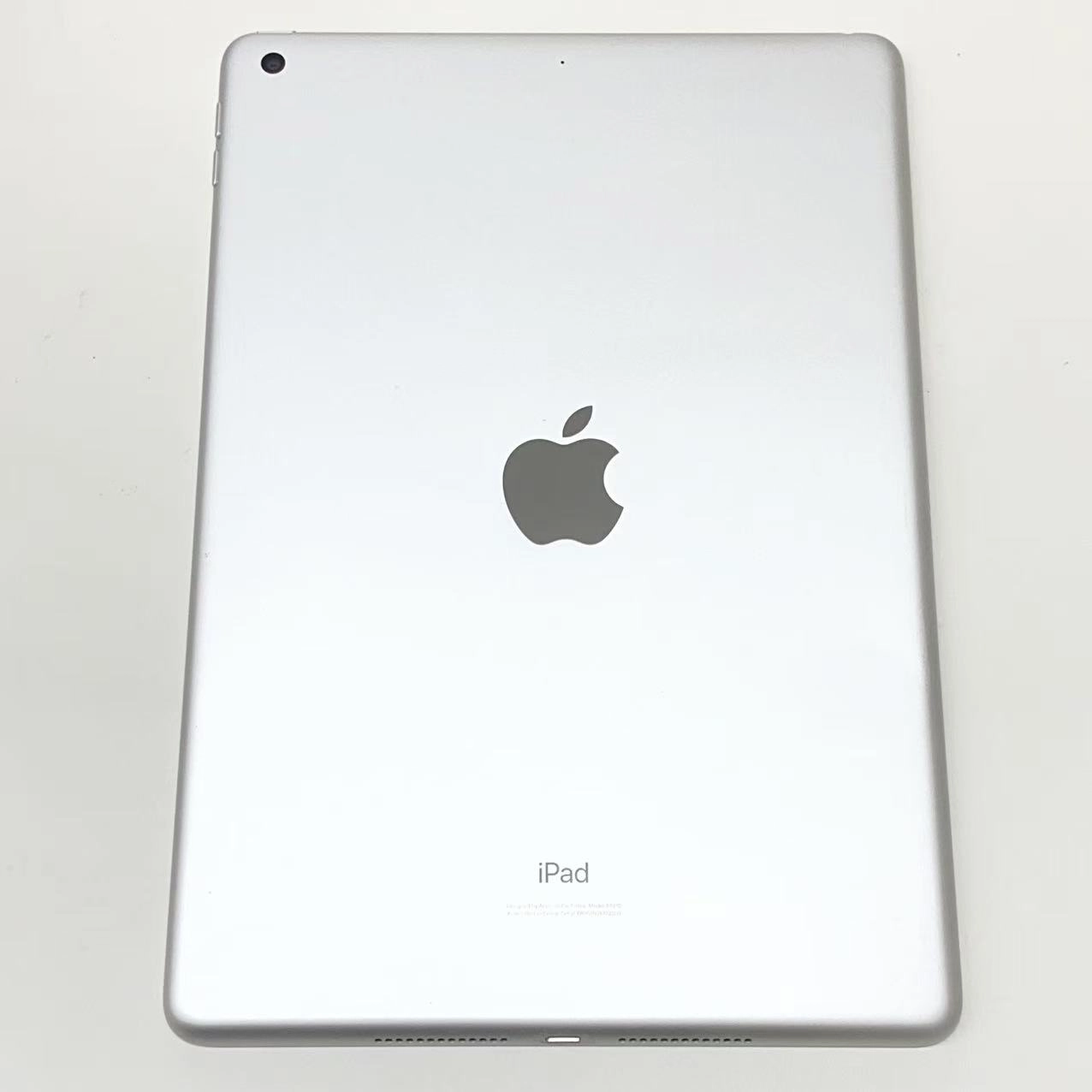 iPad 第8世代 Wi-Fiモデル 32GB シルバー MYLA2J/A 訳あり品
