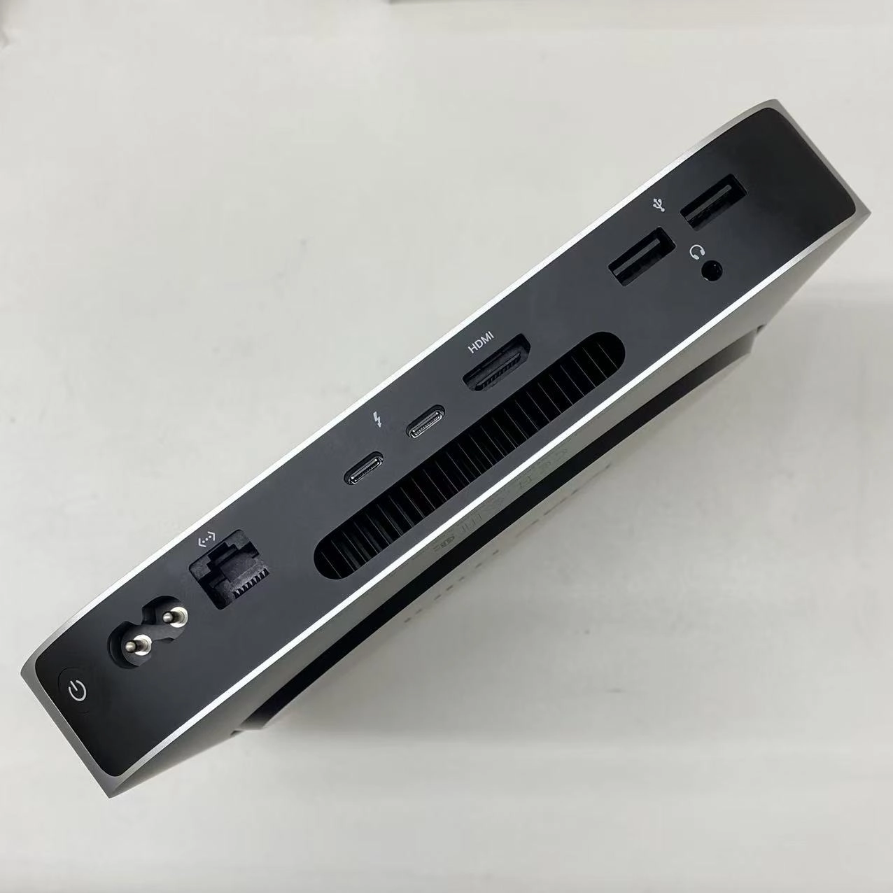 Mac Mini Early 2023 M2 (CPU:8C/GPU:10C)8GB/256GB シルバー MMFJ3J/A 極美品