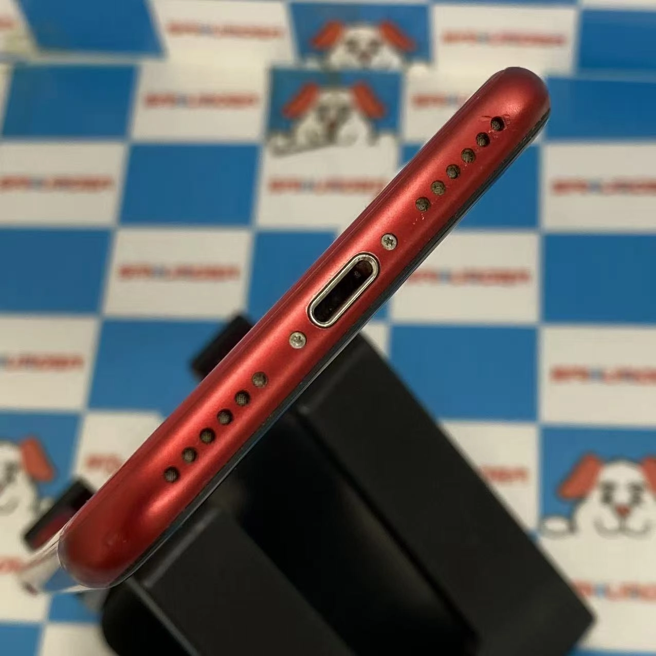 iPhoneSE 第2世代 128GB Product Red MHGV3J/A docomo版SIMフリー訳あり品