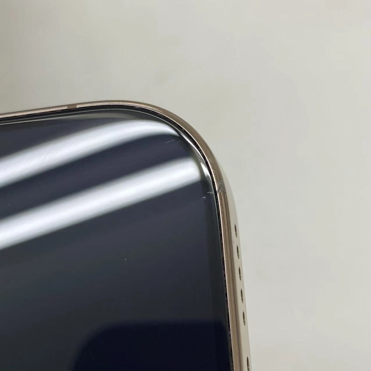 iPhone16 Pro 256GB デザートチタニウム MYN23J/A AU版SIMフリー au