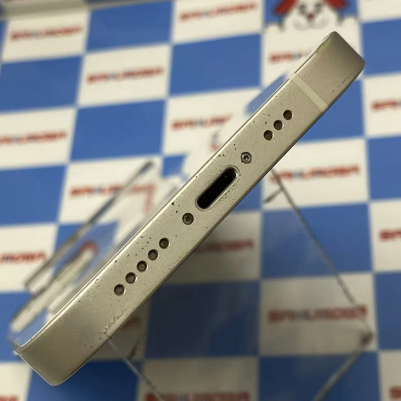 iPhone13 128GB スターライト MLND3J/A docomo版SIMフリー 訳あり品