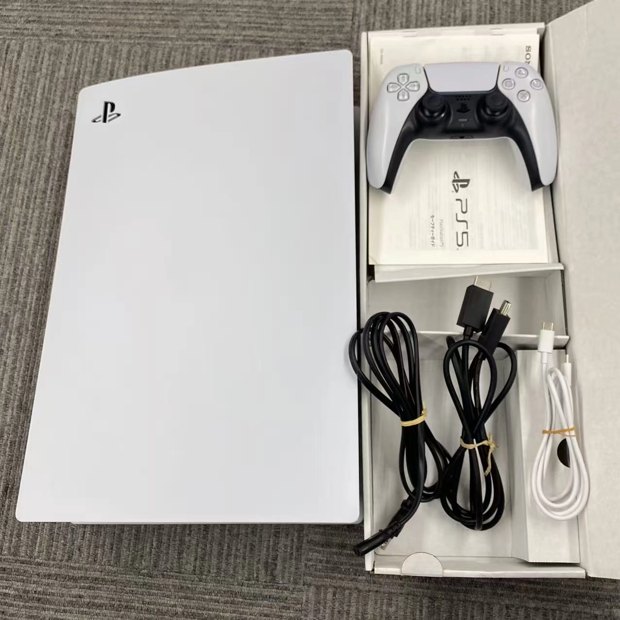 Playstation5 CFI-1000A01 825GB ホワイト