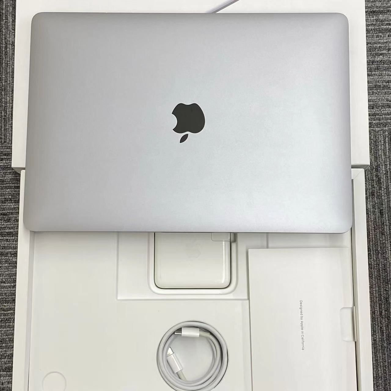 MacBook Pro 13インチ Mid2020 16GB/1TB スペースグレー MWP52J/A