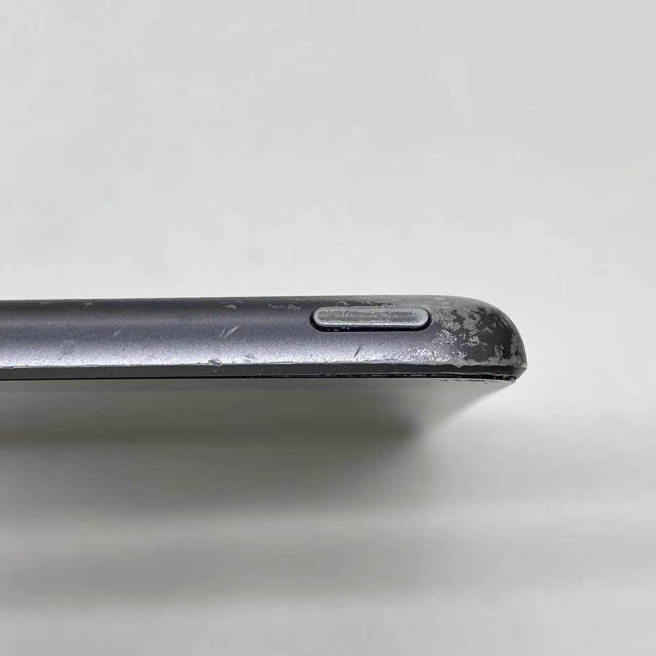 iPad 第7世代 Wi-Fiモデル 32GB スペースグレイ MW742J/A ジャンク品
