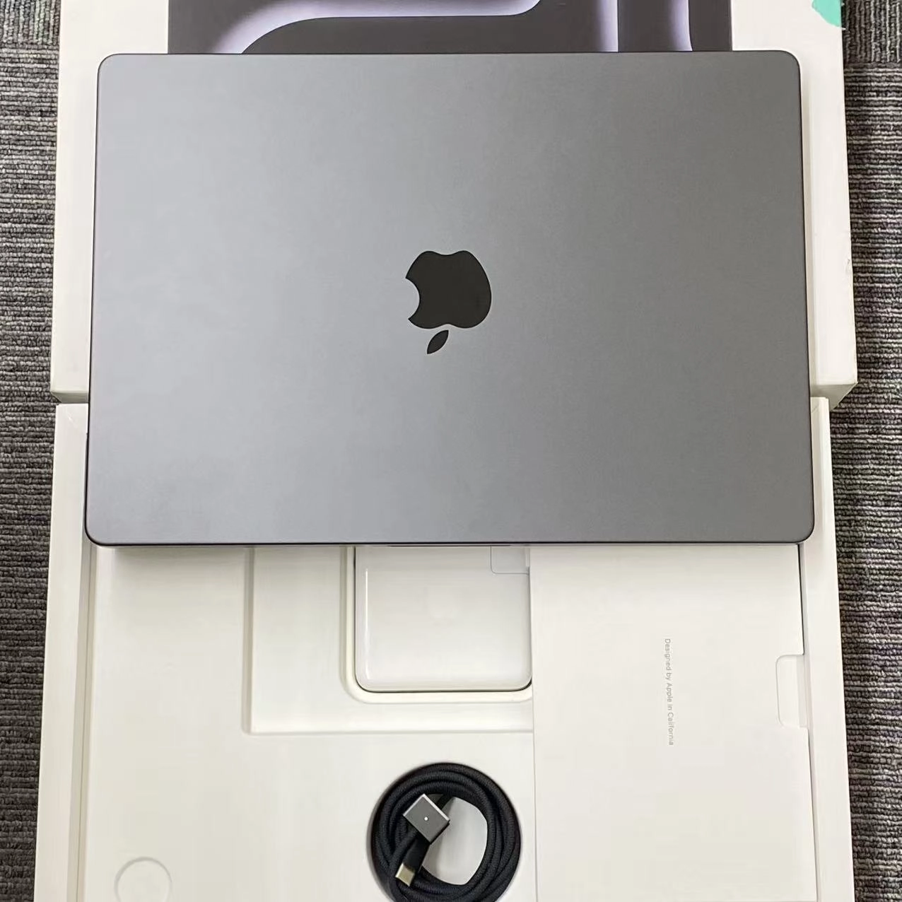 MacBook Pro 14インチ M4 2024 16GB/1TB スペースブラック A3112 新品同様