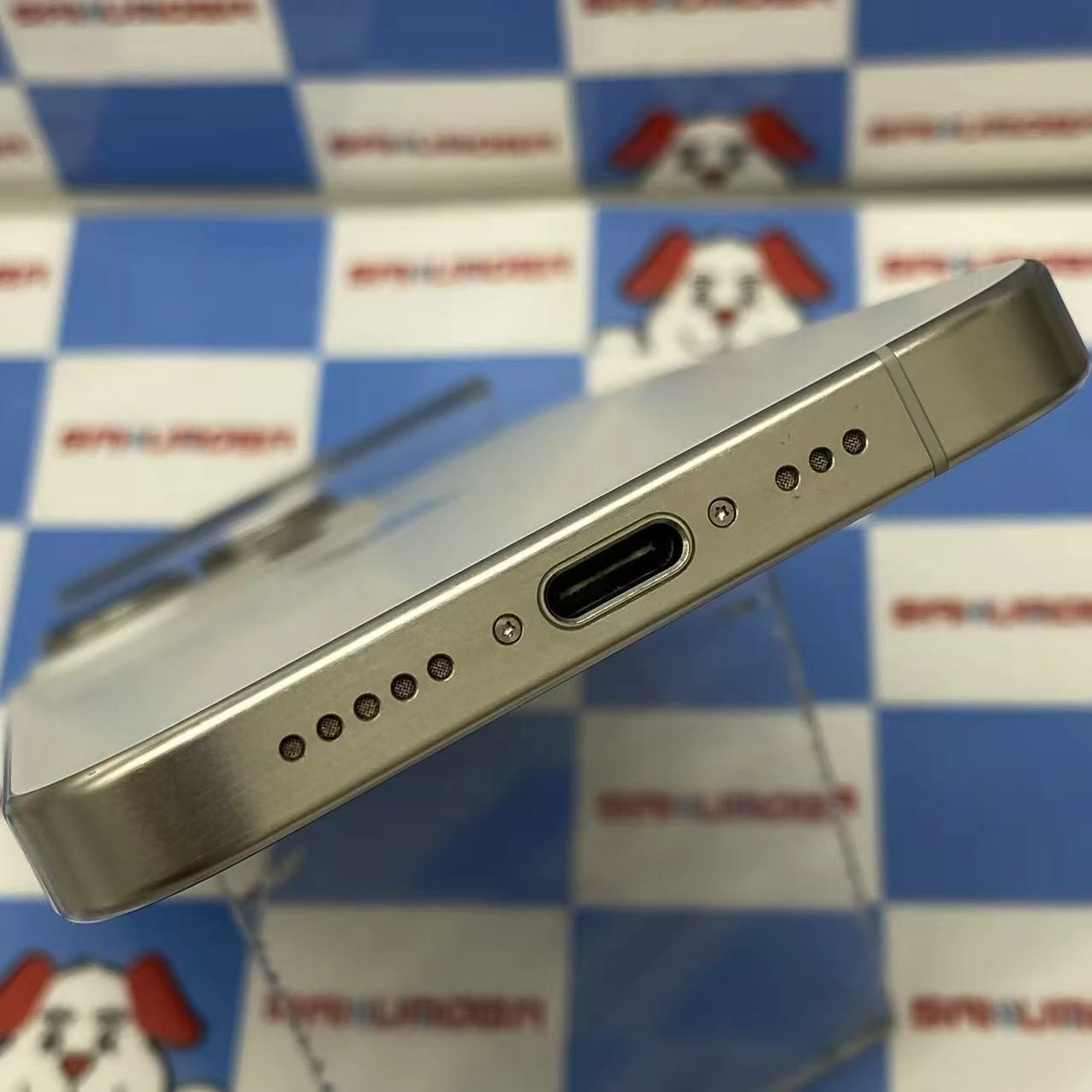 iPhone15 Pro 256GB ホワイトチタニウム MTUD3J/A apple版SIMフリー 訳あり品