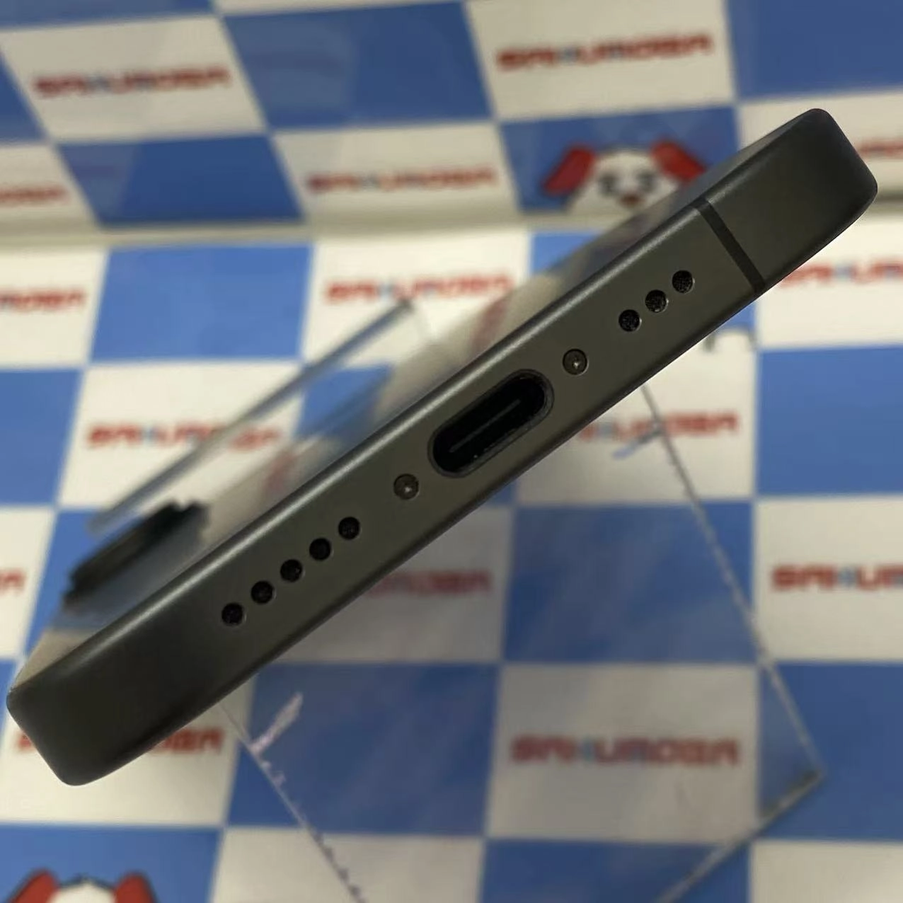 iPhone 17 256GB ブラック MG674J/A docomo版SIMフリー 新品同様