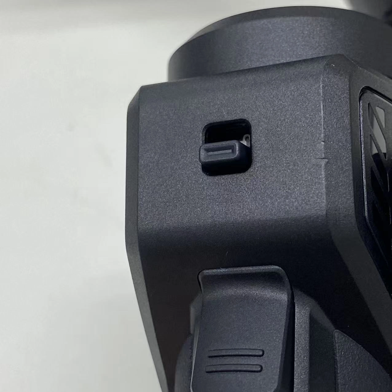 Fluid Pro AI ジンバル スタビライザー（AI被写体トラッキング搭載） ブラック ACPN1