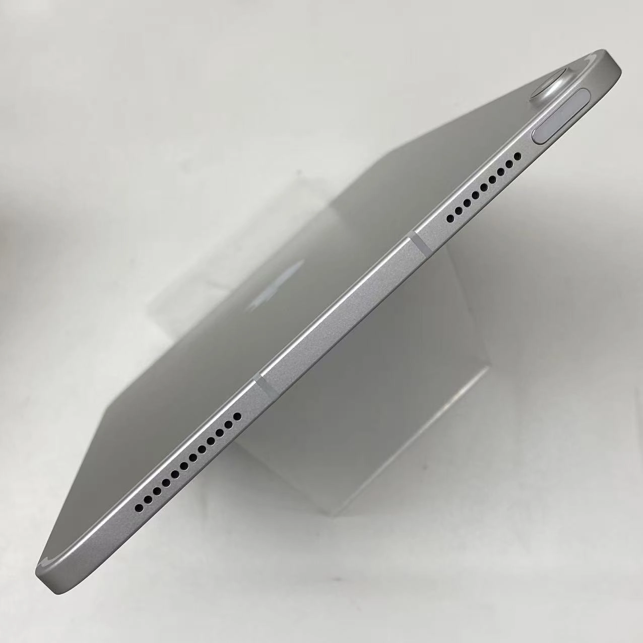 iPad 第11世代 Wi-Fi + Cellular 128GB シルバー MD7F4J/A AU版SIMフリー 開封未使用品 au