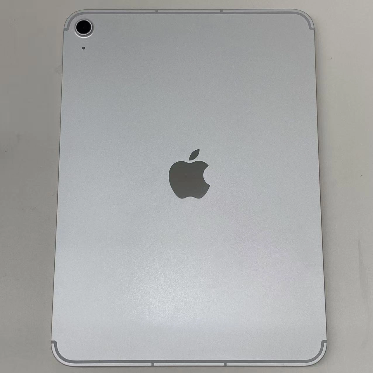 iPad 第11世代 Wi-Fi + Cellular 128GB シルバー MD7F4J/A AU版SIMフリー 開封未使用品 au