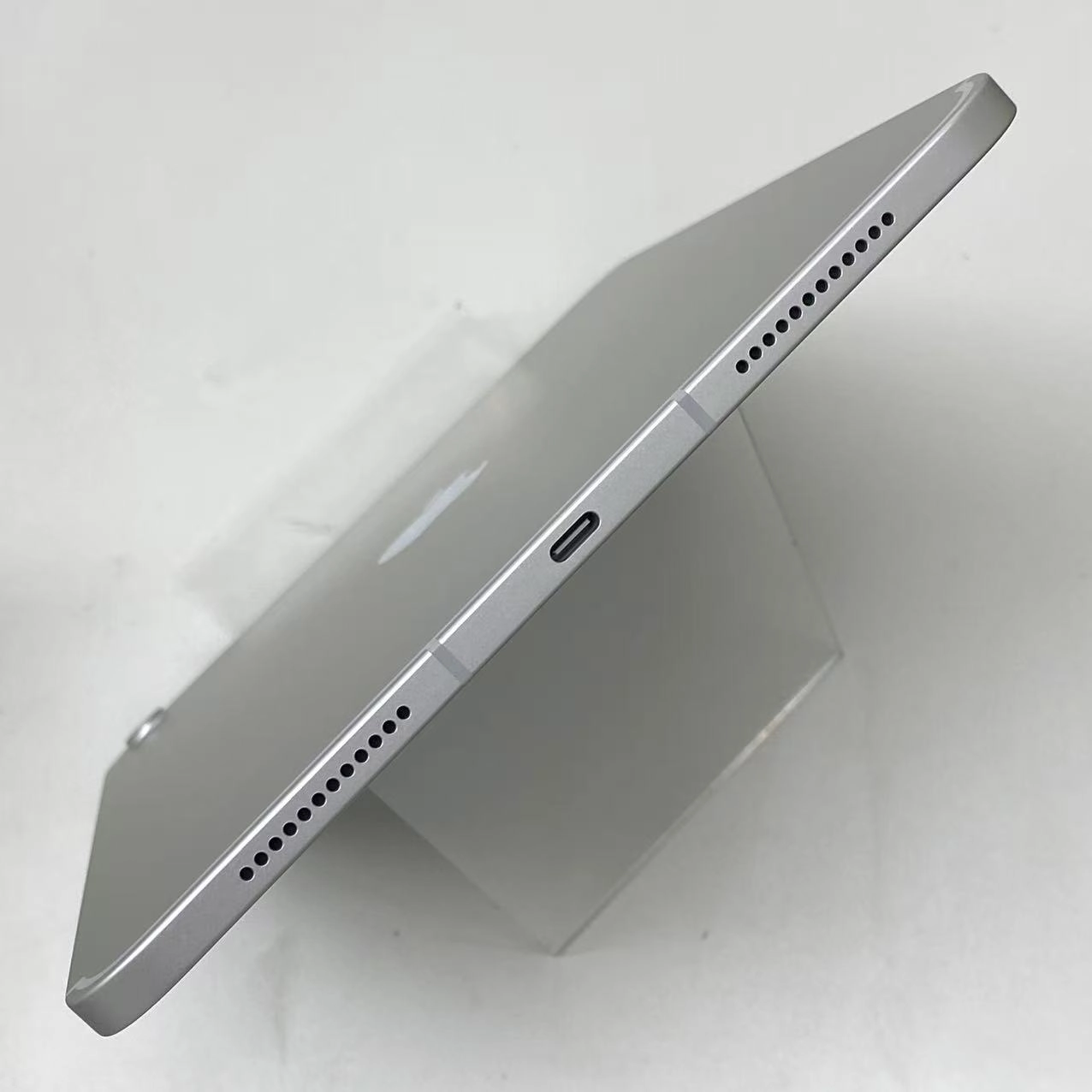 iPad 第11世代 Wi-Fi + Cellular 128GB シルバー MD7F4J/A AU版SIMフリー 開封未使用品 au