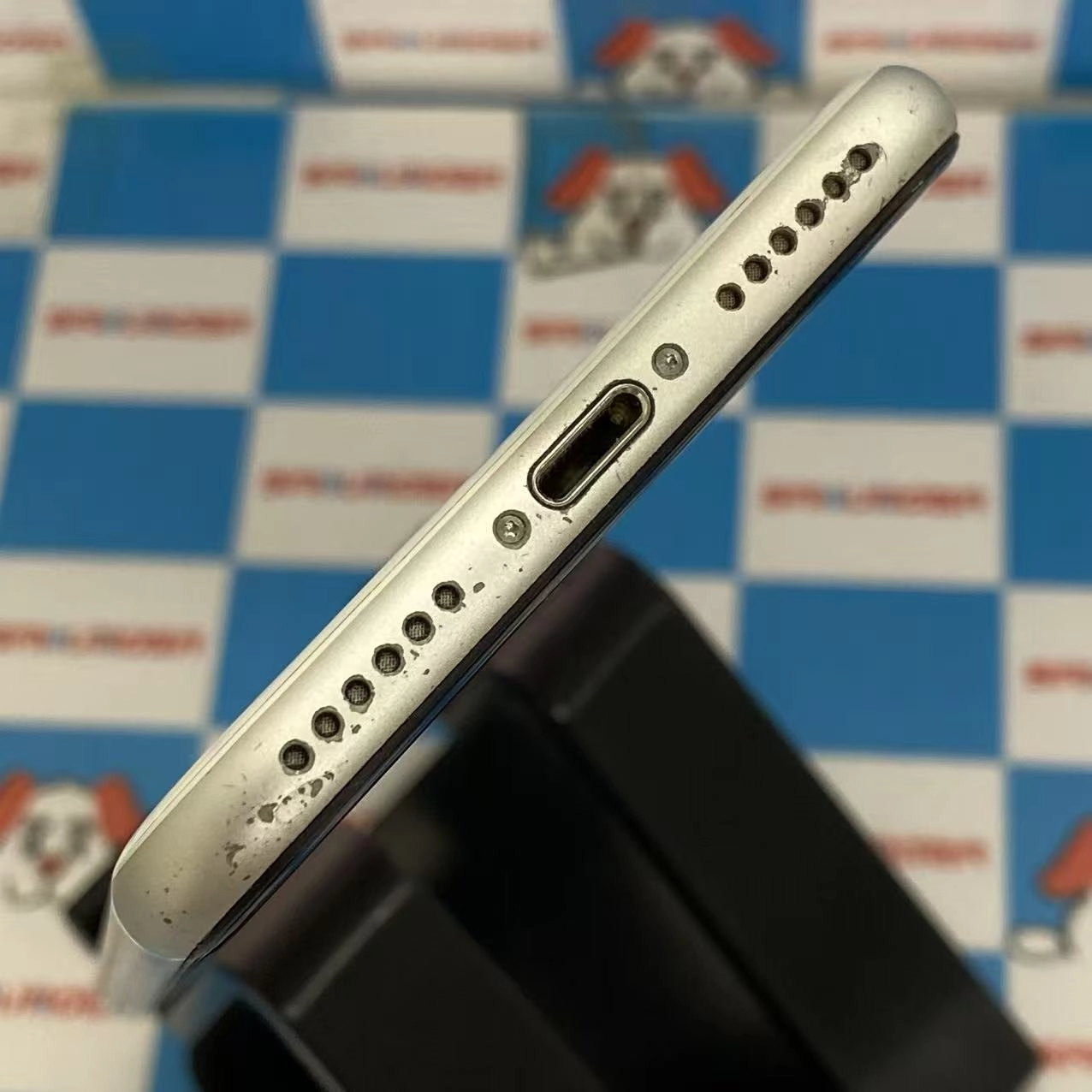 iPhoneSE 第2世代 128GB ホワイト MHGU3J/A SIMフリージャンク品
