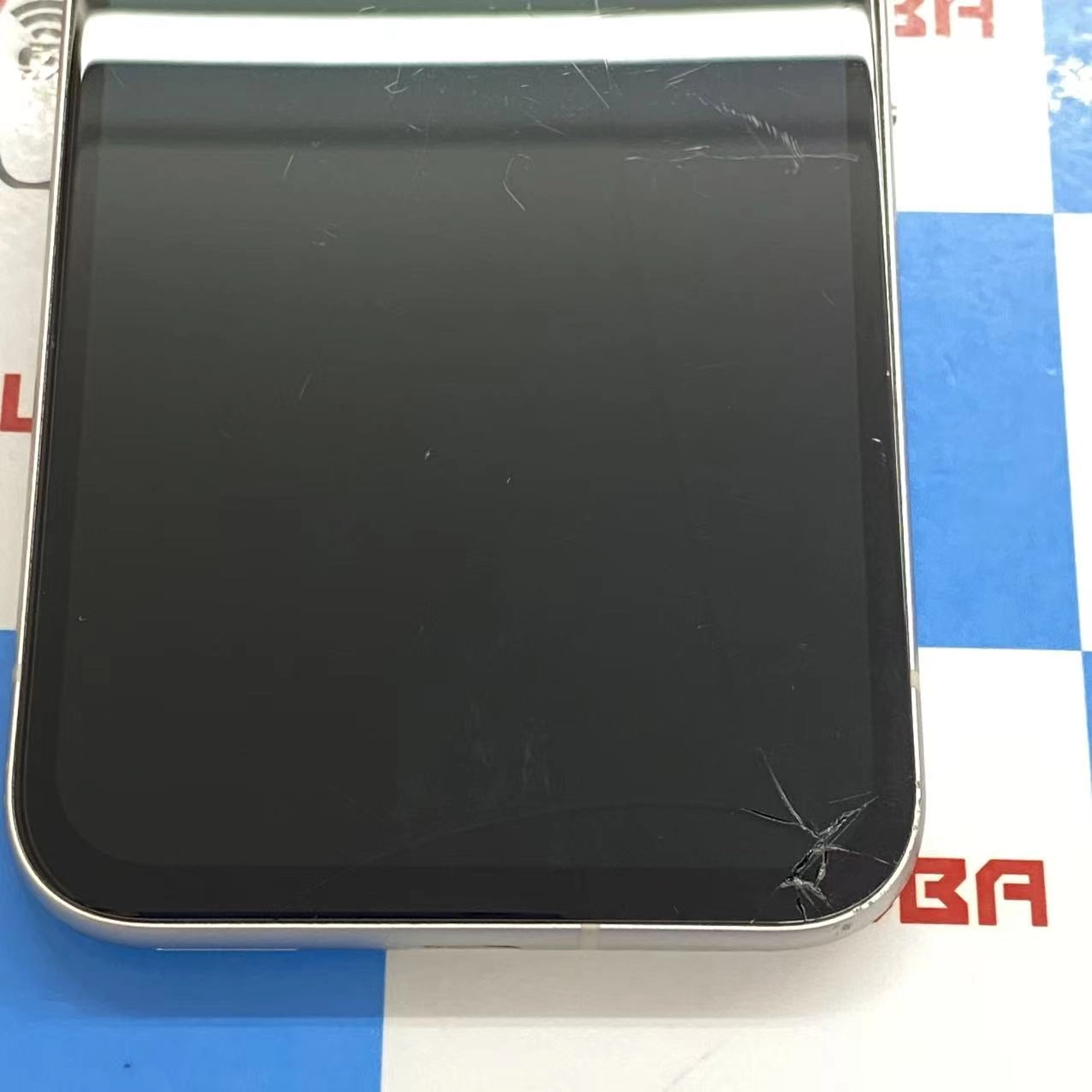 Google Pixel 8a 128GB Porcelain G576D docomo版SIMフリージャンク品