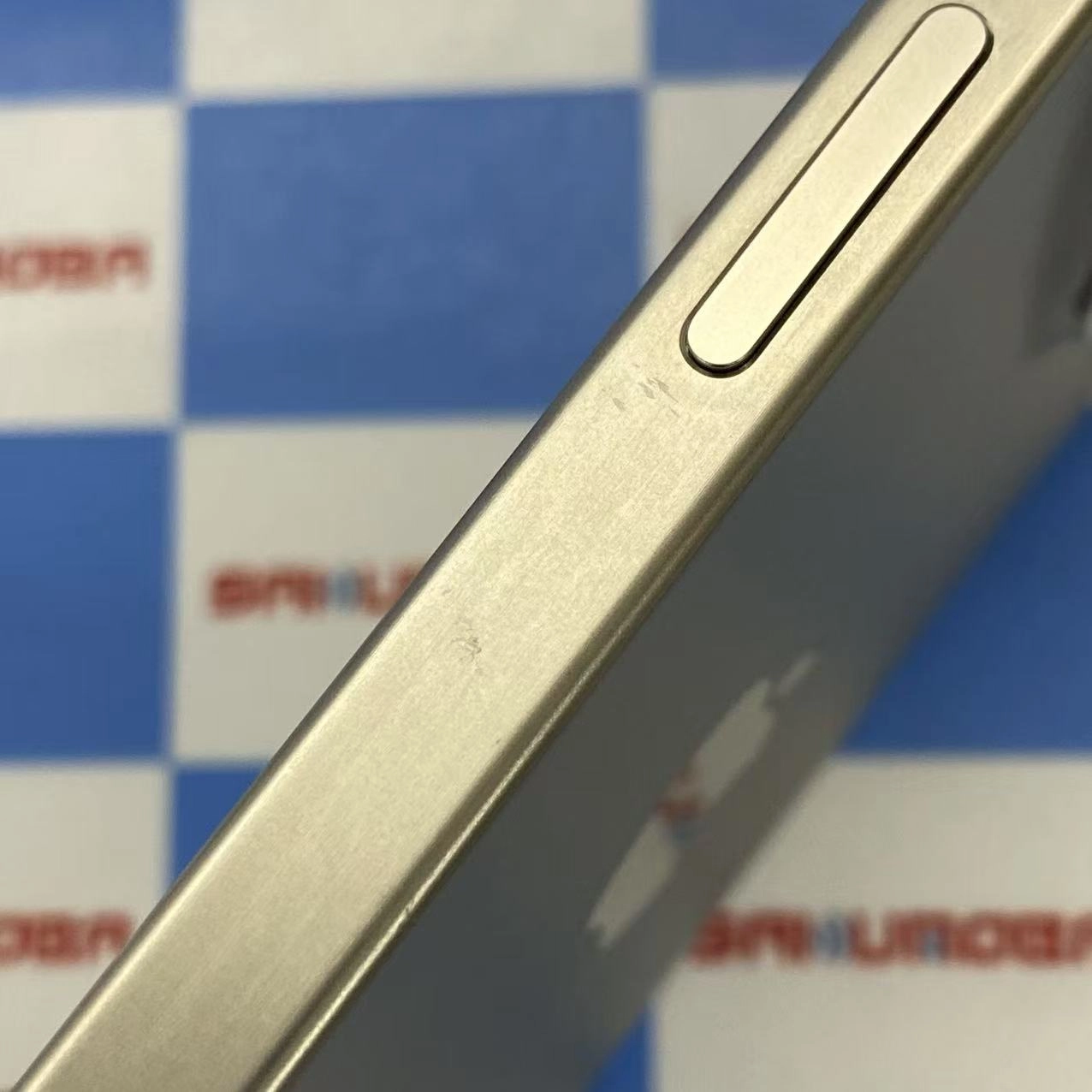 iPhone15 Pro 128GB ナチュラルチタニウム MTU93J/A SoftBank版SIMフリー