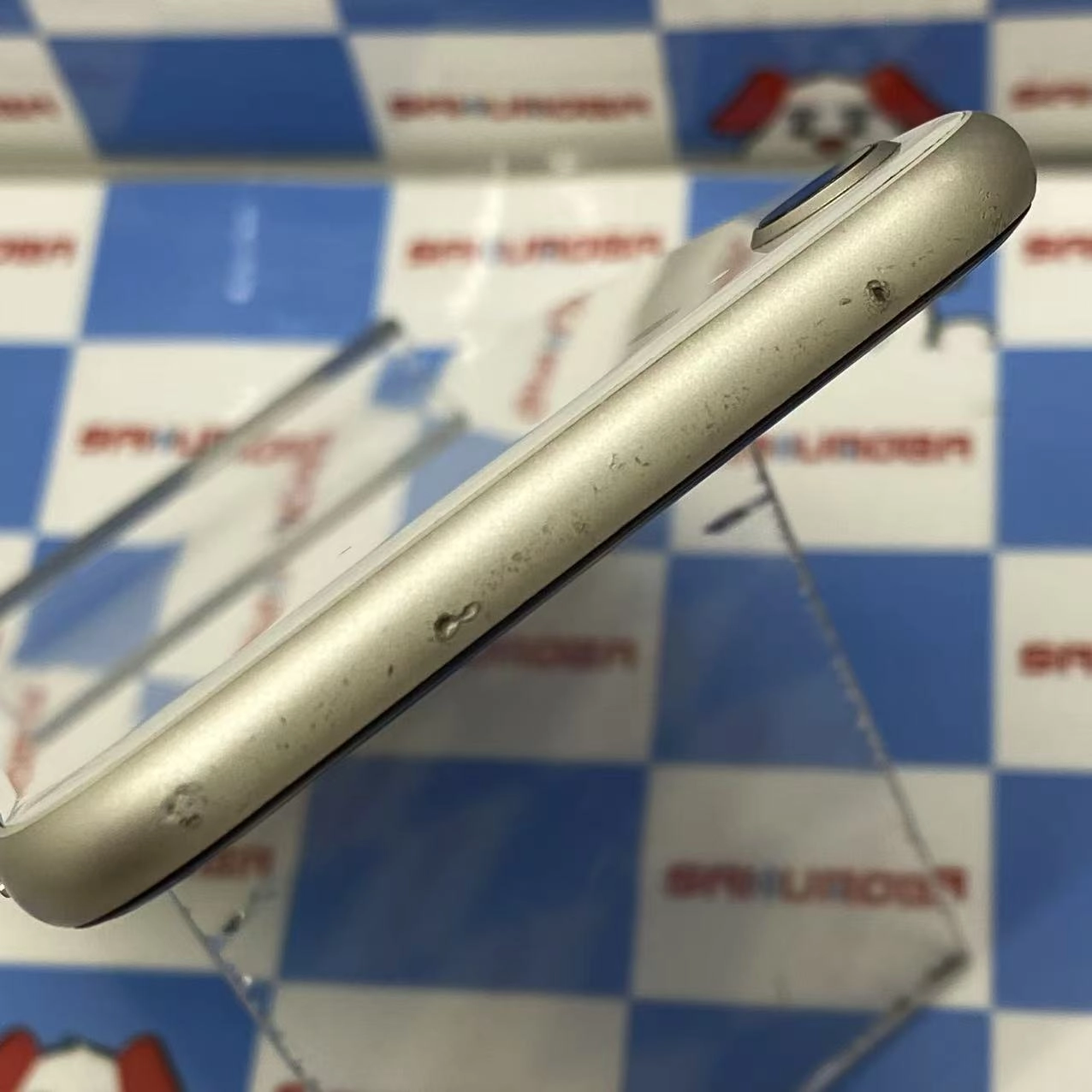 iPhoneSE 第3世代 64GB スターライト MMYD3J/A AU版SIMフリー 訳あり品