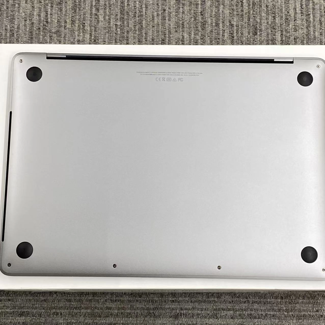 MacBook Pro 13インチ 2018 Thunderbolt 3ポートx 4 16GB/256GB スペースグレイ A1989