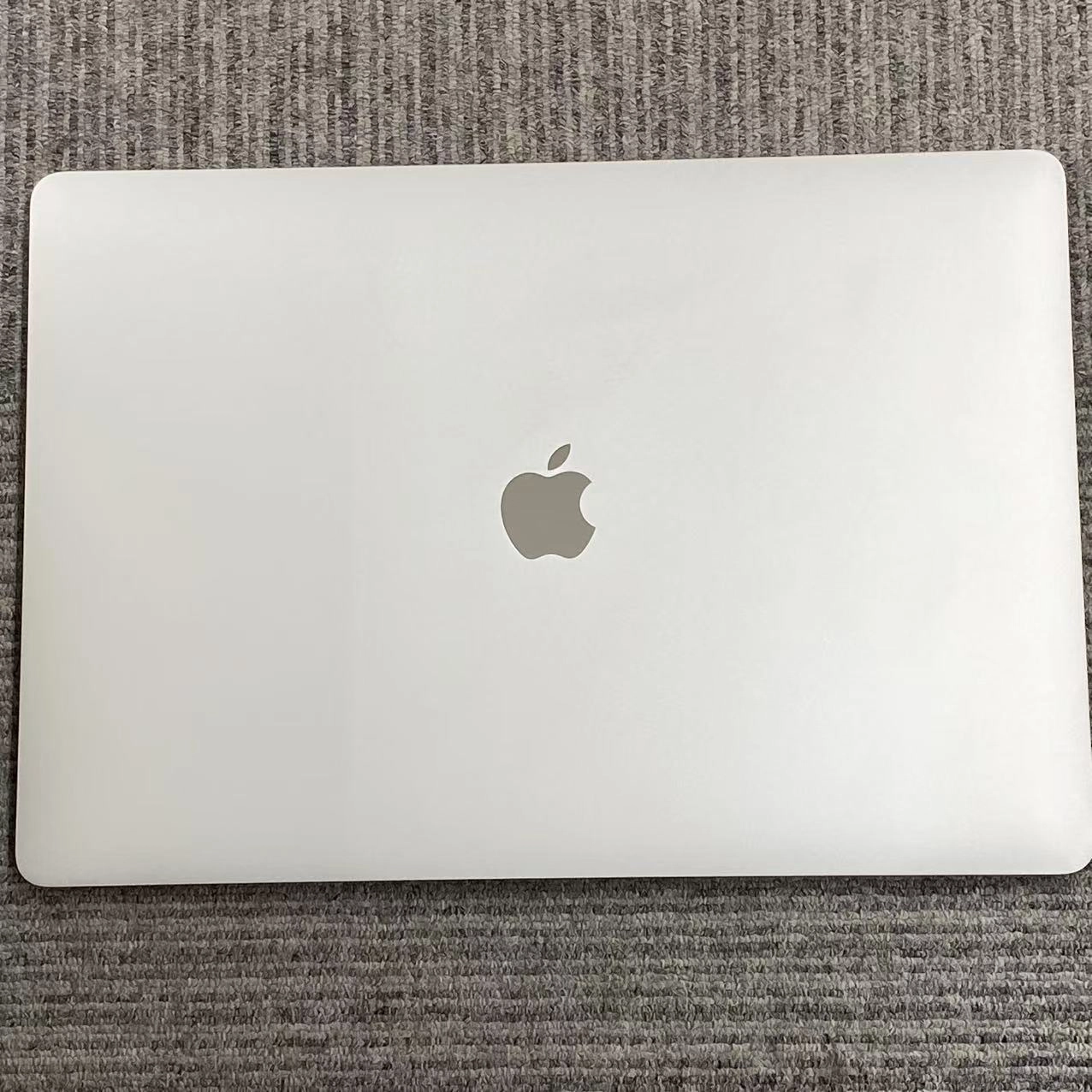 Macbook Pro 15インチ2016 512GB シルバー A1707 訳あり品