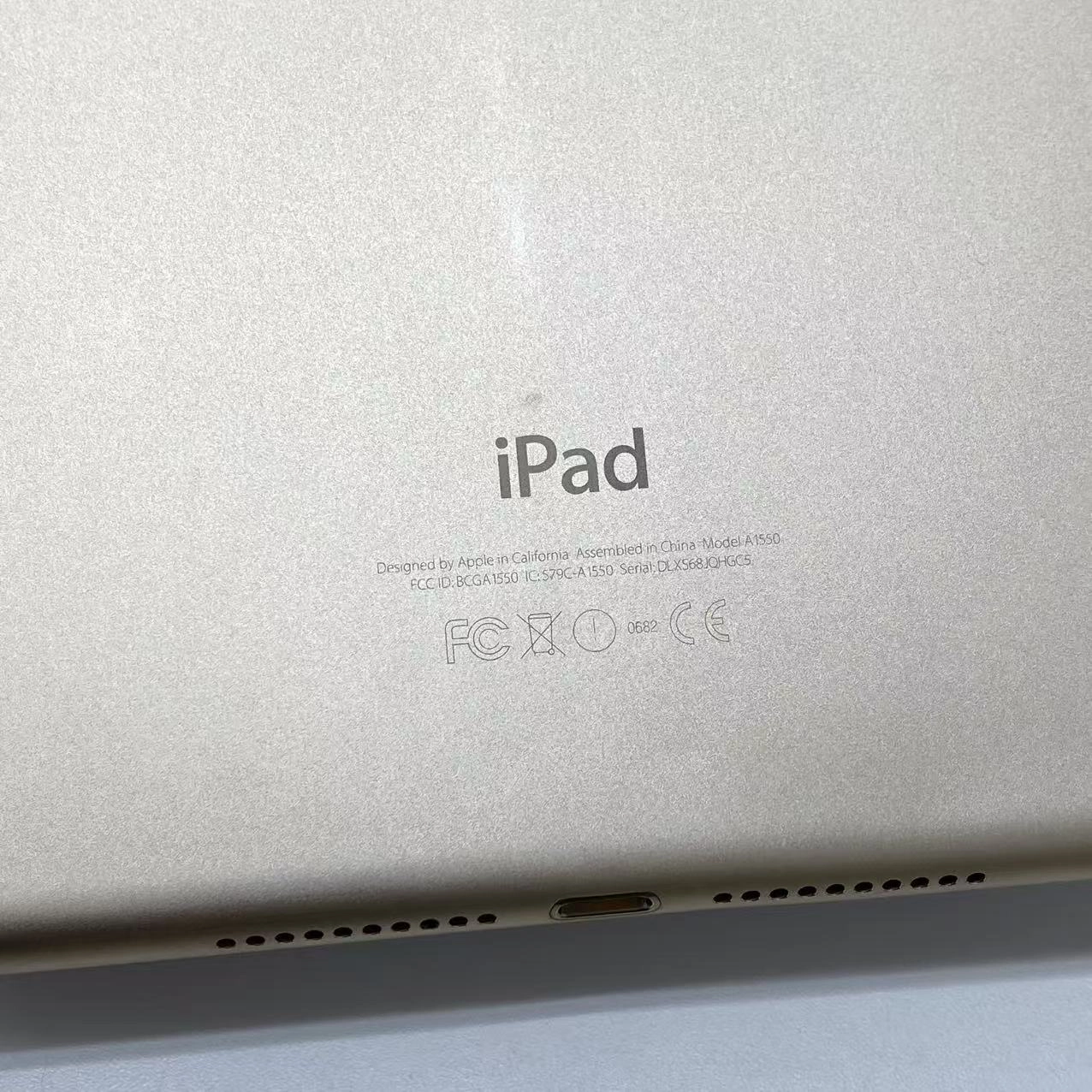 iPad mini 第4世代 Wi-Fi+Cellular モデル 32GB ゴールド MNWG2J/A AU版SIMフリー au