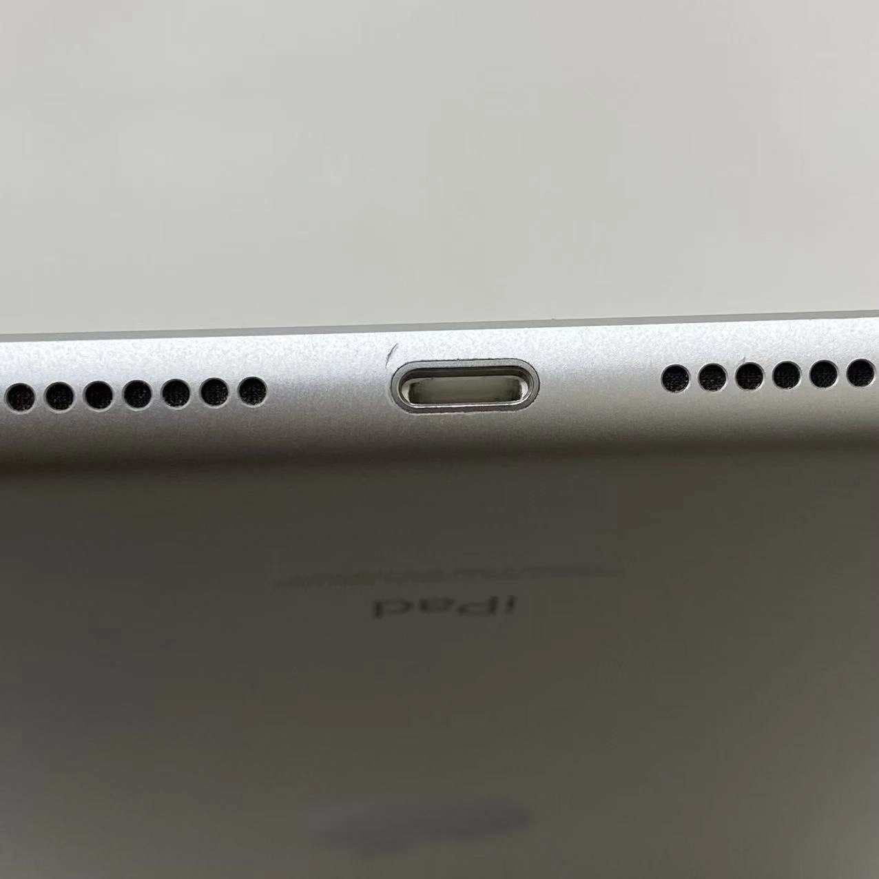 iPad 第9世代 Wi-Fiモデル 256GB シルバー PK2P3ZP/A