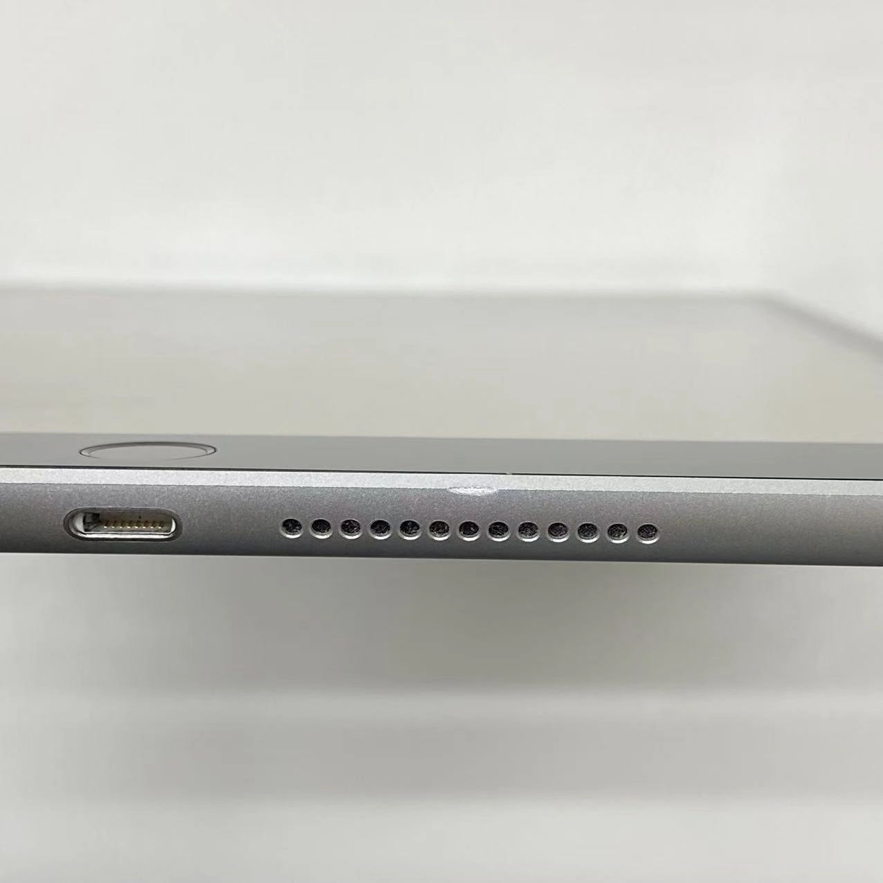 iPad 第9世代 Wi-Fi+Cellularモデル 64GB シルバー MK493J/A SoftBank版SIMフリー