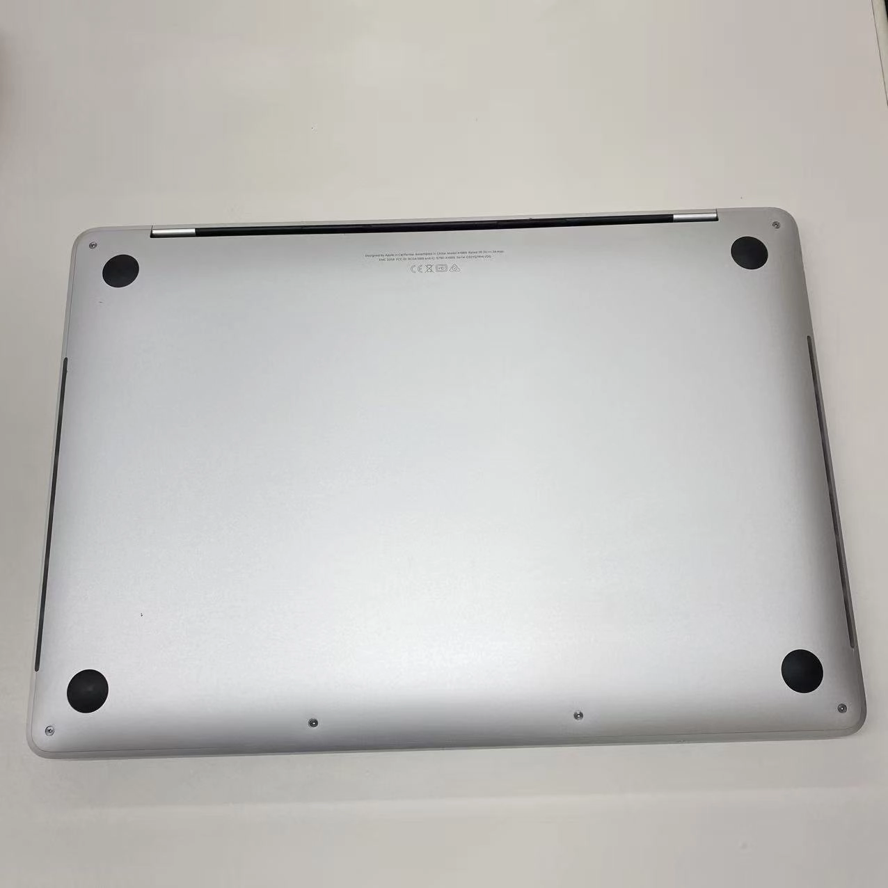 MacBook Pro 13インチ Mid2019 2.4GHz Corei5 8GB/256GB シルバー MV992J/A