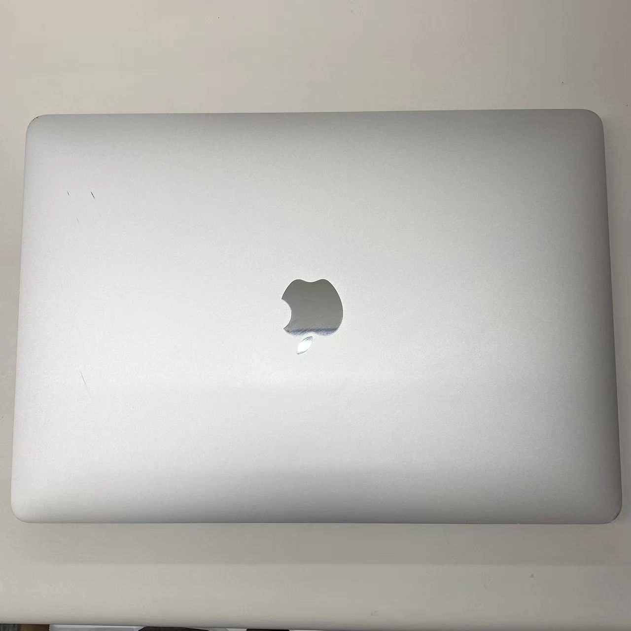 MacBook Pro 13インチ Mid2019 2.4GHz Corei5 8GB/256GB シルバー MV992J/A