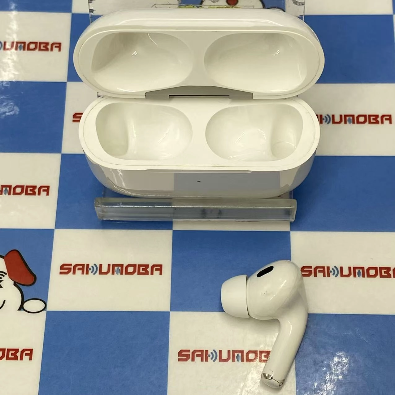 AirPods Pro 第2世代 MagSafe充電ケース(USB-C)付き ホワイト MTJV3J/A  ジャンク品