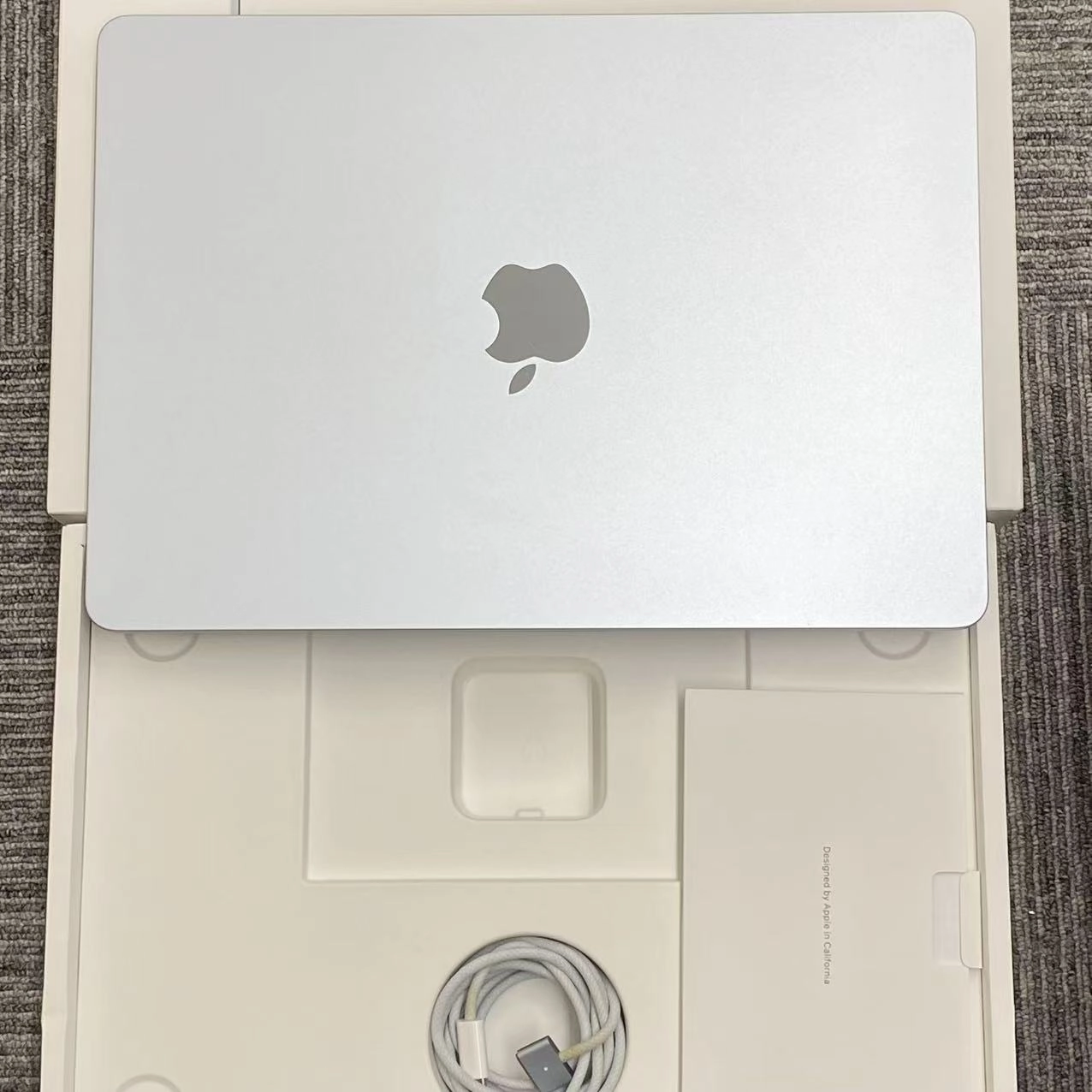 MacBook Air (13-inch, M4, 2025) 24GB/1TB スカイブルー Z1H900033 美品