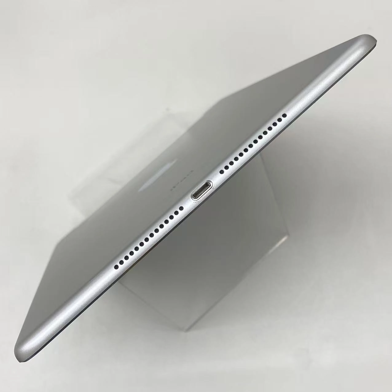 iPad Air 第2世代 Wi-Fi+Cellularモデル 64GB MGHY2J/A SoftBank版 訳あり品 シルバー