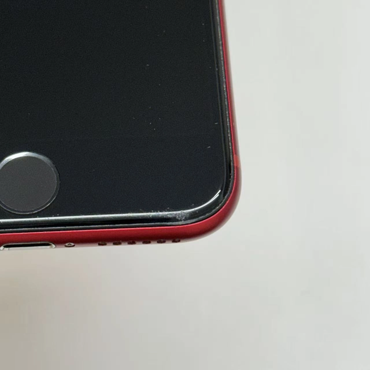 iPhoneSE 第3世代 64GB Product Red MMYE3J/A docomo版SIMフリー 訳あり品