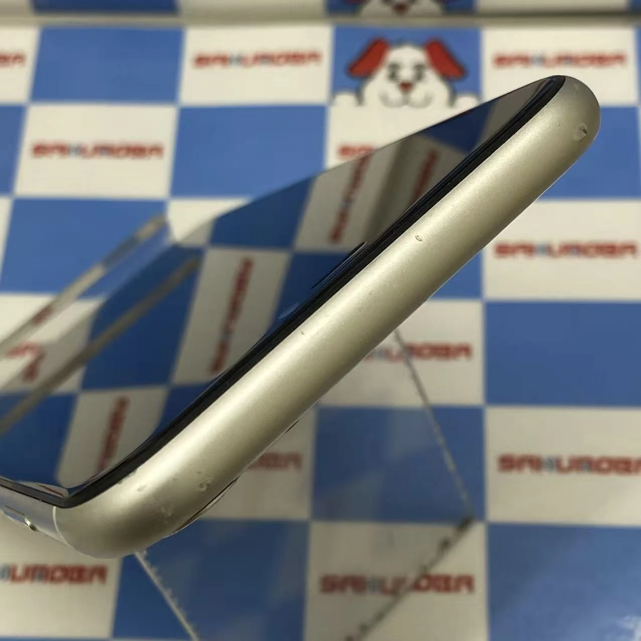 iPhone11 128GB ホワイト MHDJ3J/A docomo版SIMフリー 訳あり品