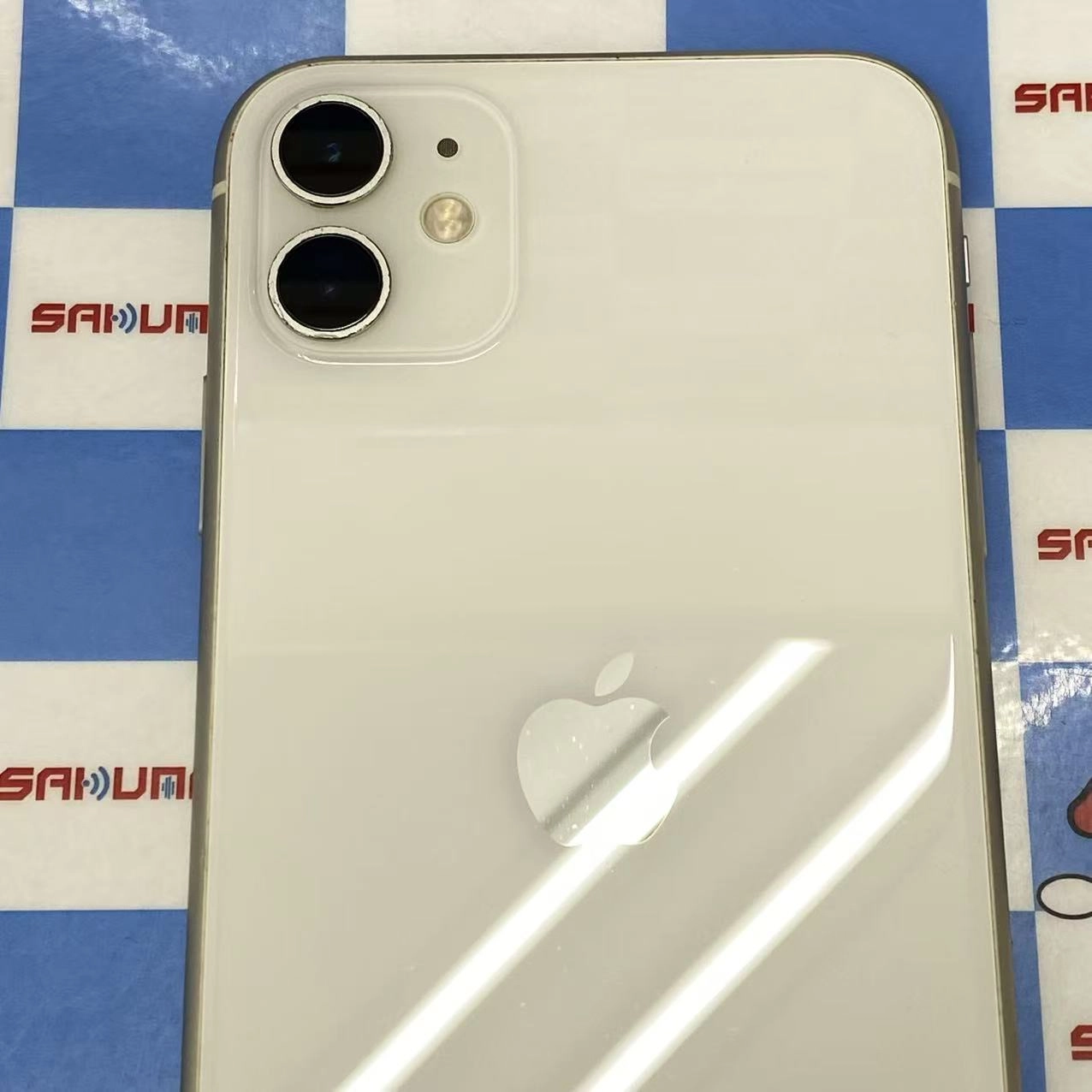 iPhone11 128GB ホワイト MHDJ3J/A docomo版SIMフリー 訳あり品