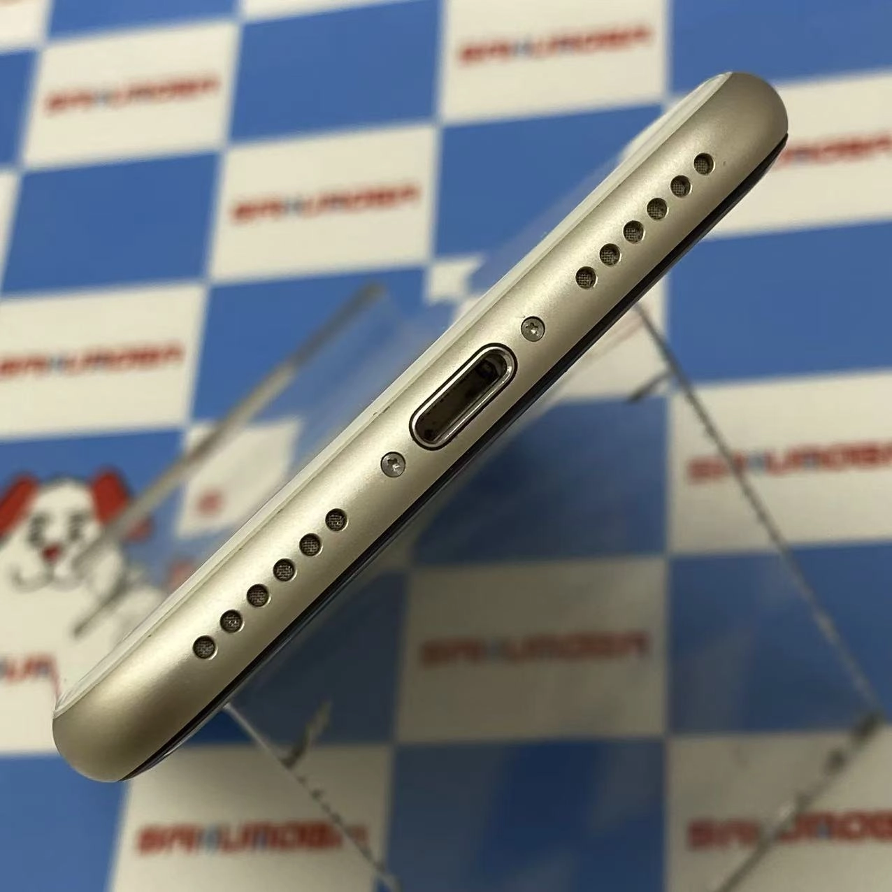 iPhoneSE 第3世代 64GB スターライト MMYD3J/A  AU版SIMフリー 訳あり品