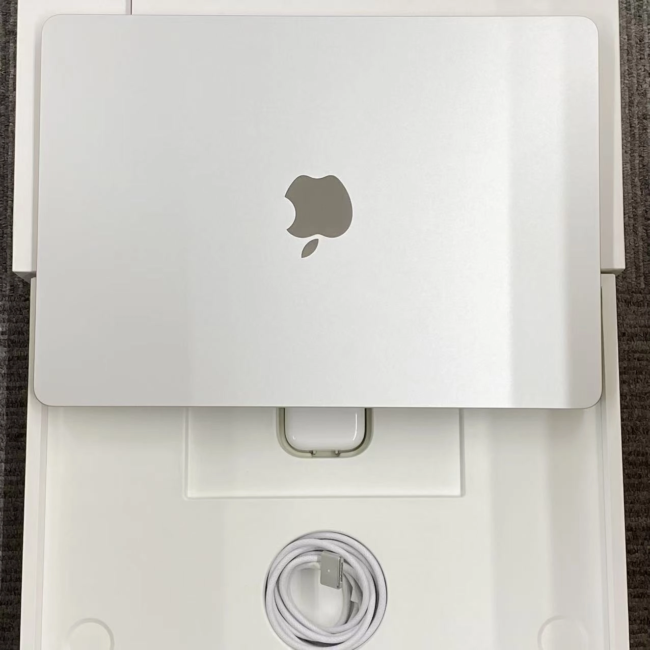 MacBook Air Early2026 13インチ Apple M5 16GB/512GB シルバー MDH74J/A