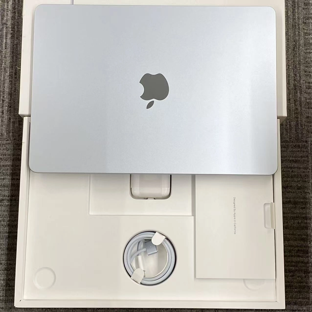 MacBook Air 13インチ Early2025 Apple M4 16GB/512GB ブルー A3240 美品