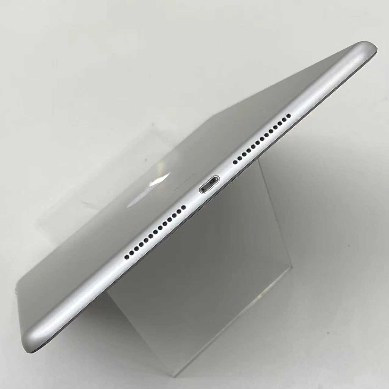 iPad 第9世代 Wi-Fiモデル 64GB シルバー MK2L3J/A ジャンク品