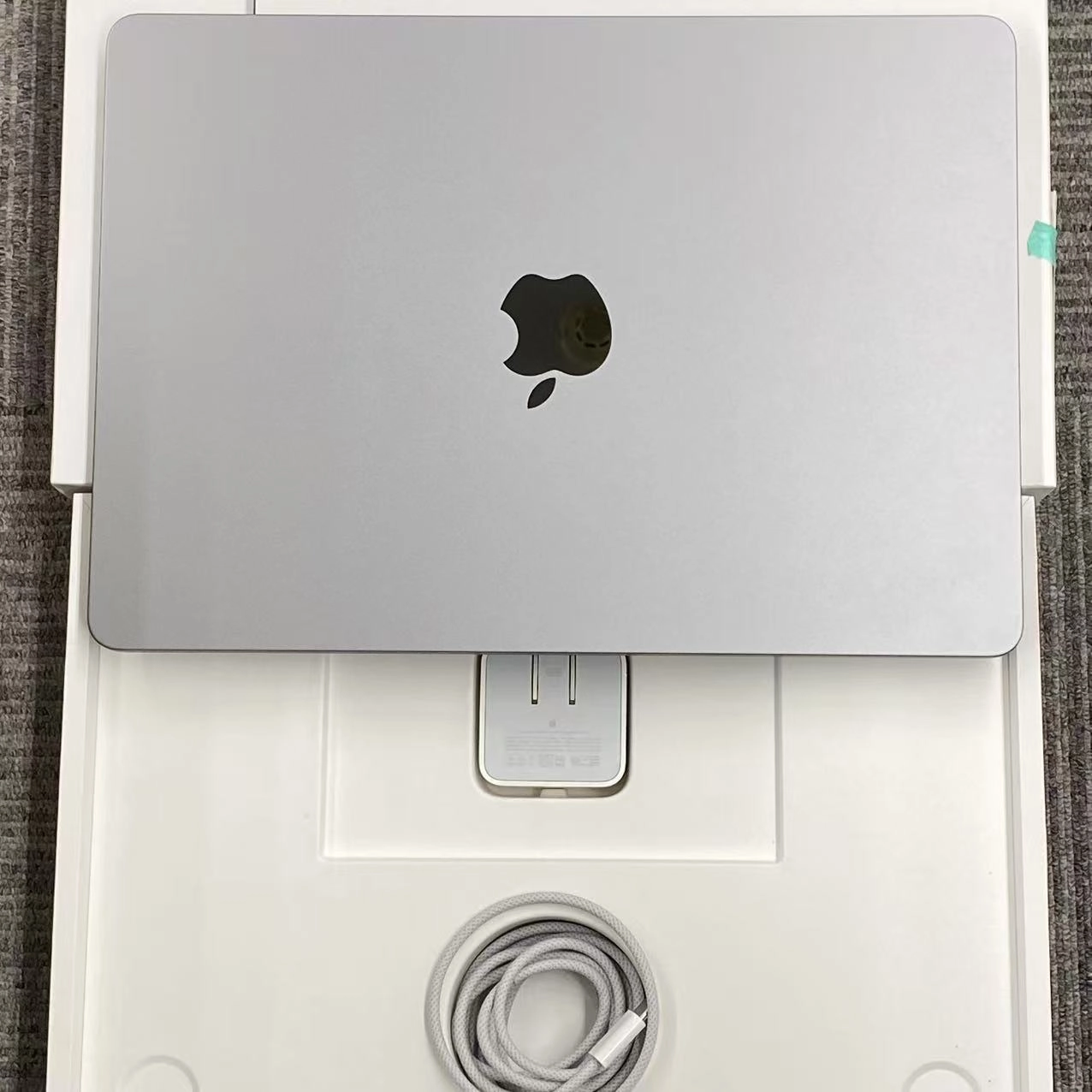 MacBook Air 13インチ Mid2022 Apple M2 8GB/512GB スペースグレー MLXX3J/A 美品