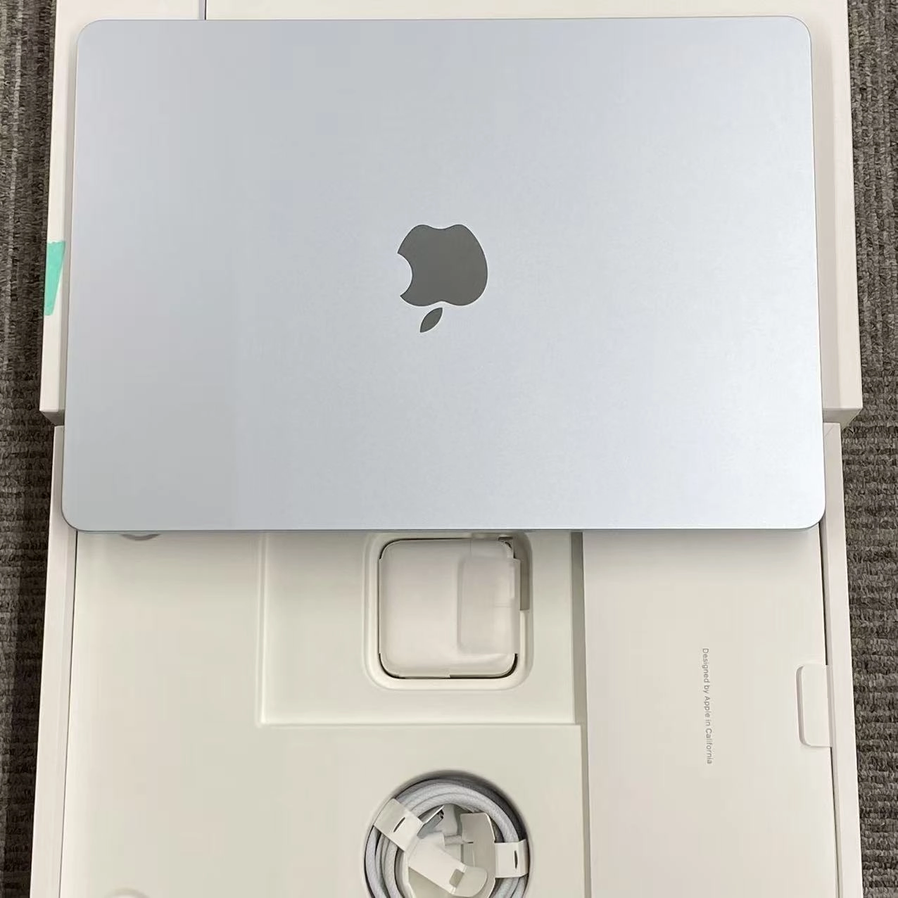 MacBook Air 13インチ Early2025 Apple M4 16GB/256GB スカイブルー MC6T4J/A 極美品