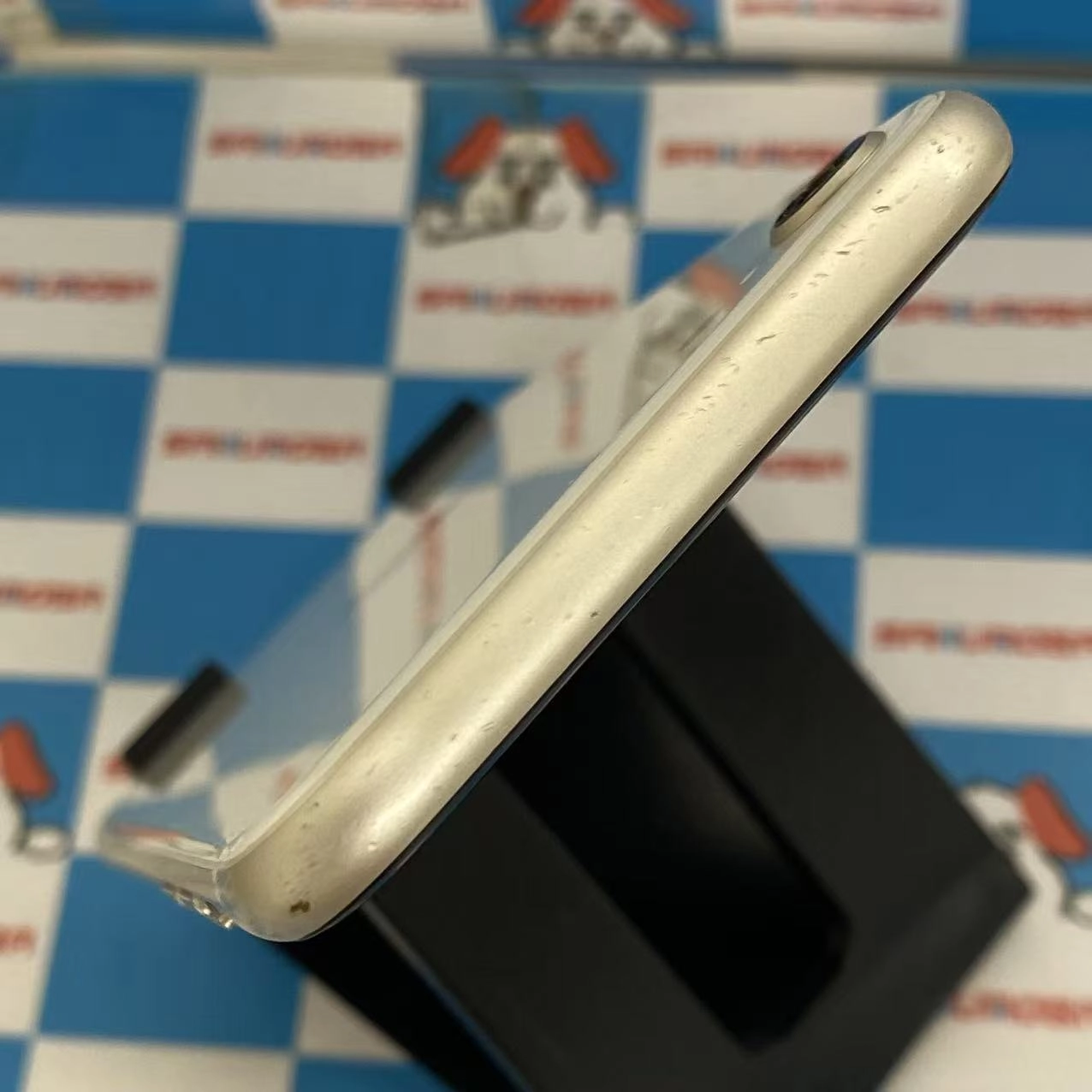 iPhoneSE 第3世代 128GB スターライト MMYG3J/A SoftBank版SIMフリージャンク品