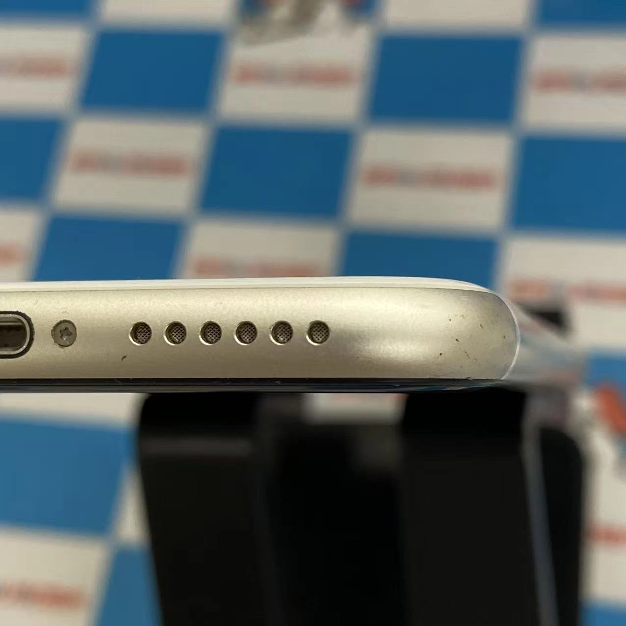 iPhoneSE 第3世代 128GB スターライト MMYG3J/A SoftBank版SIMフリー