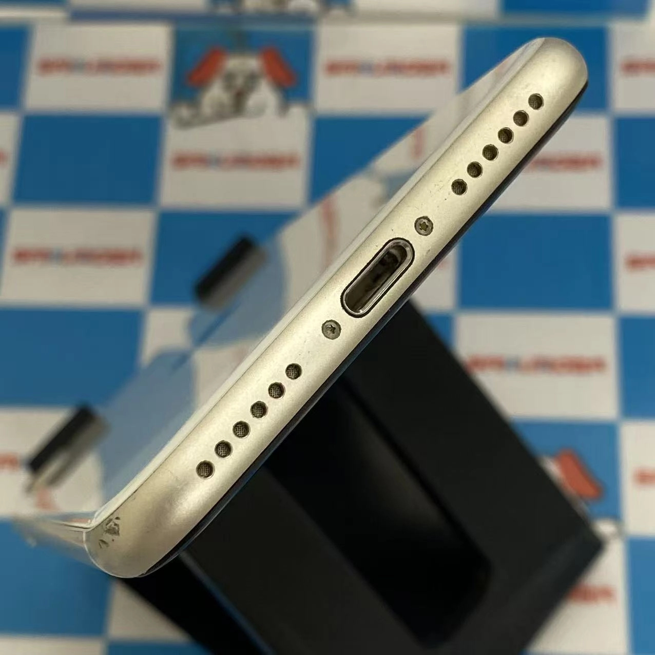iPhoneSE 第3世代 128GB スターライト MMYG3J/A SoftBank版SIMフリー