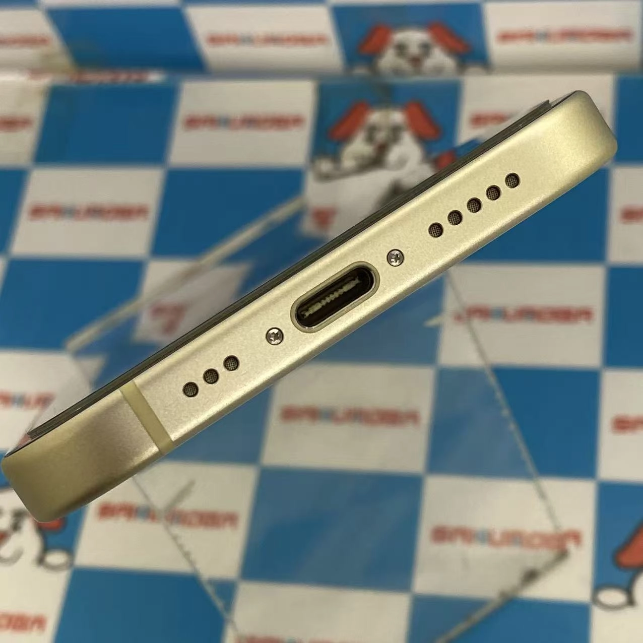 iPhone15 128GB イエロー MTMK3J/A docomo版SIMフリー 美品