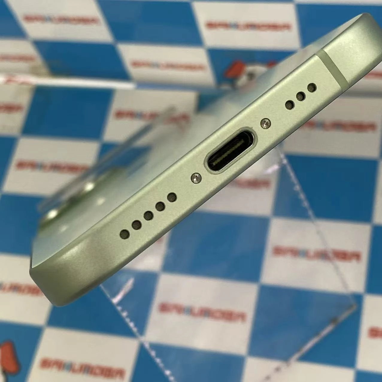 iPhone15 128GB グリーン MTMM3J/A docomo版SIMフリー 美品