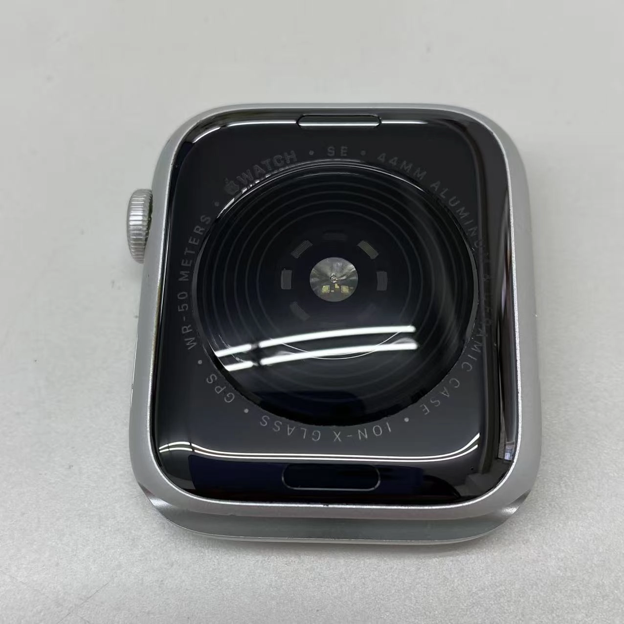 Apple Watch SE 第1世代 44mm GPSモデル 32GB シルバー MKQ43J/A