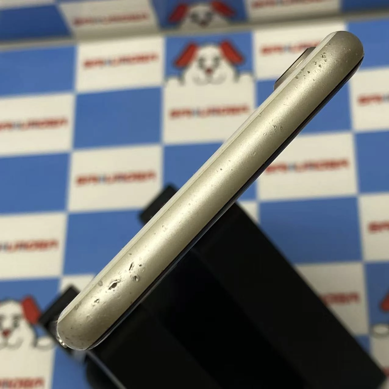 iPhoneSE 第3世代 64GB スターライト MMYD3J/A AU版SIMフリー ジャンク品