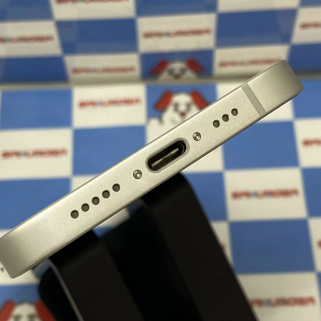 iPhone 16e 128GB ホワイト MD1R4J/A SIMフリー 美品