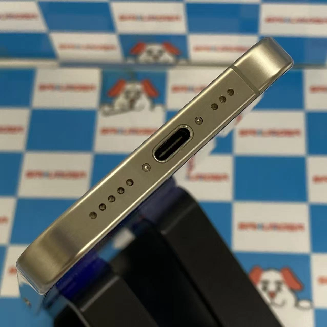 iPhone15 Pro 256GB ナチュラルチタニウム MTUF3J/A docomo版SIMフリー
