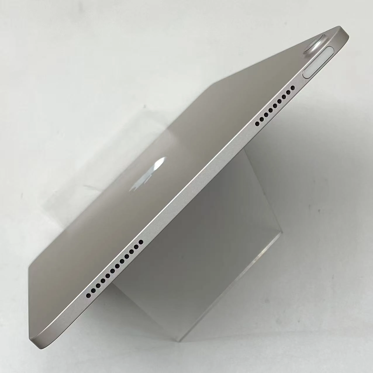 iPad Air 11インチ 第6世代 海外版Wi-Fiモデル 128GB スターライト 4UWE3CH/A 新品同様