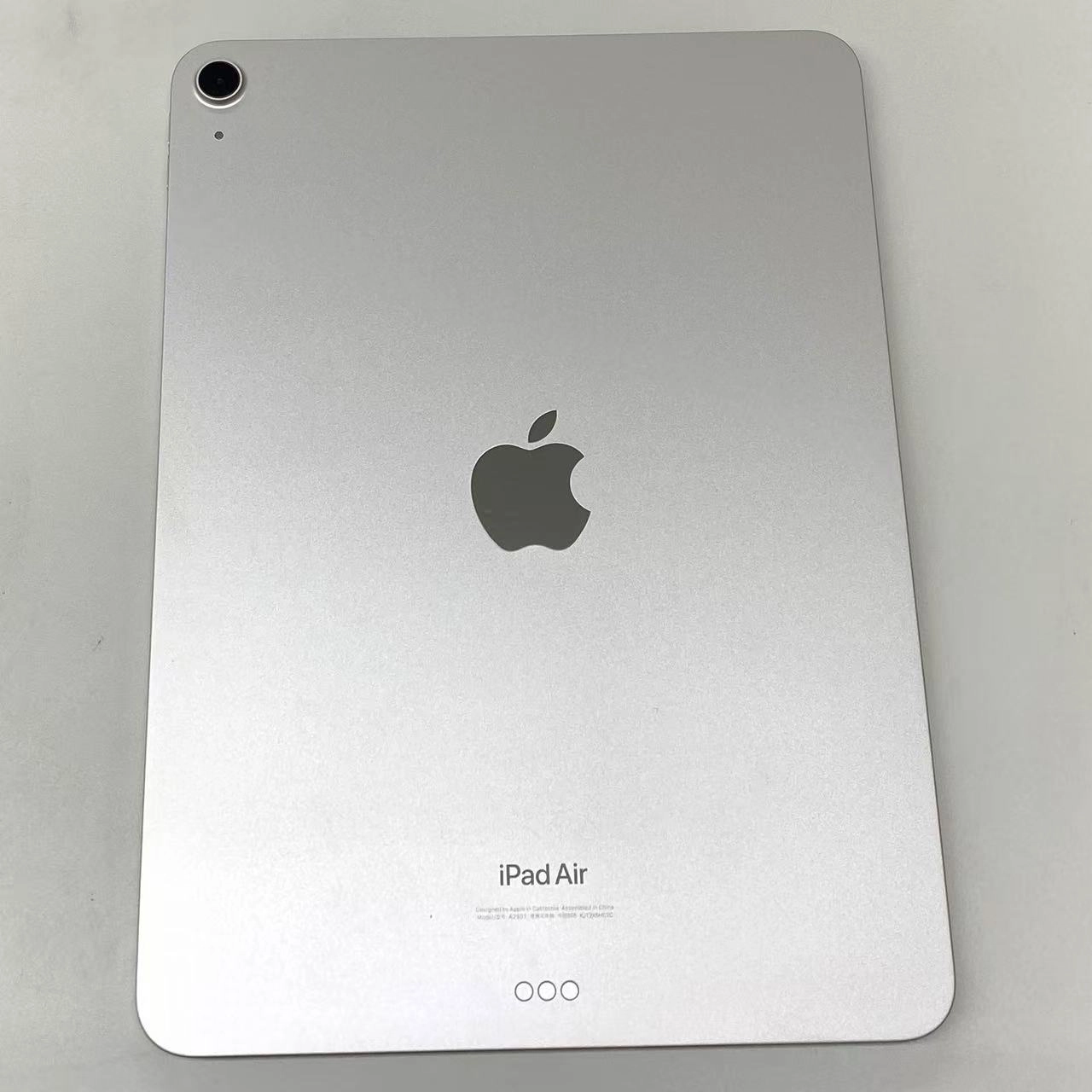 iPad Air 11インチ 第6世代 海外版Wi-Fiモデル 128GB スターライト 4UWE3CH/A 新品同様