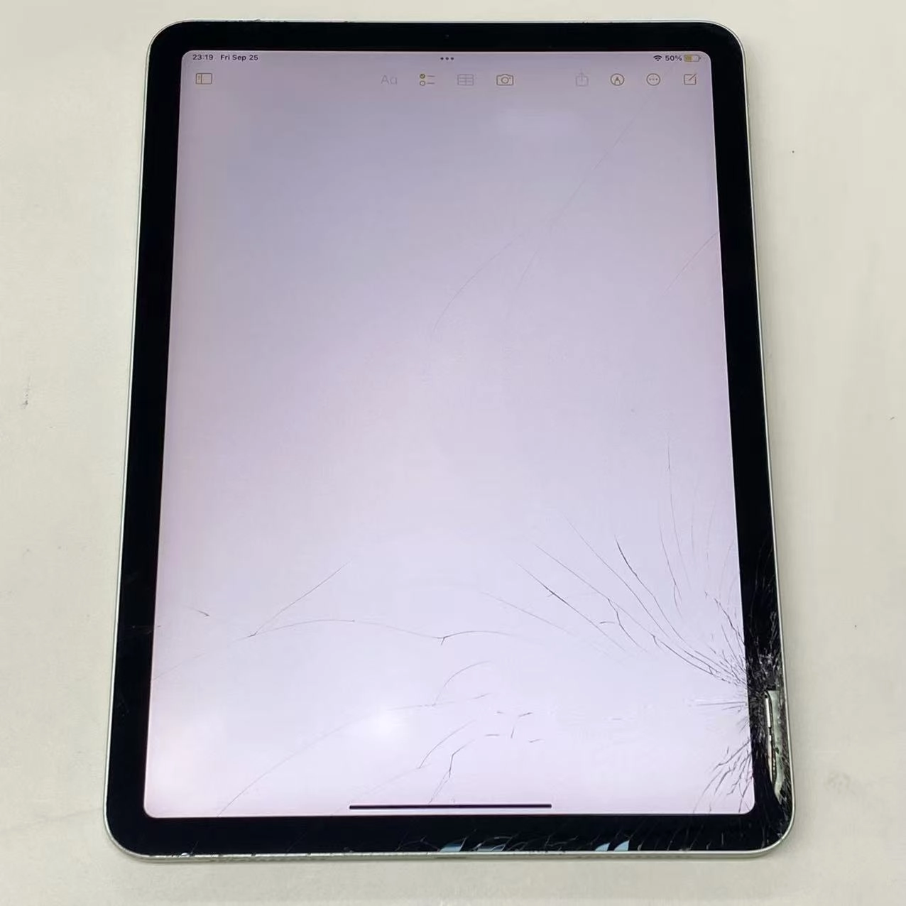 iPad Air 第4世代 Wi-Fiモデル 64GB グリーン NYFR2J/A ジャンク品
